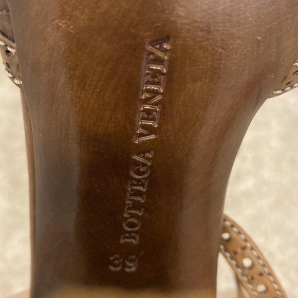 Bottega veneta ankle wrap t-strap sandals. Size 39 - Picture 8 of 16